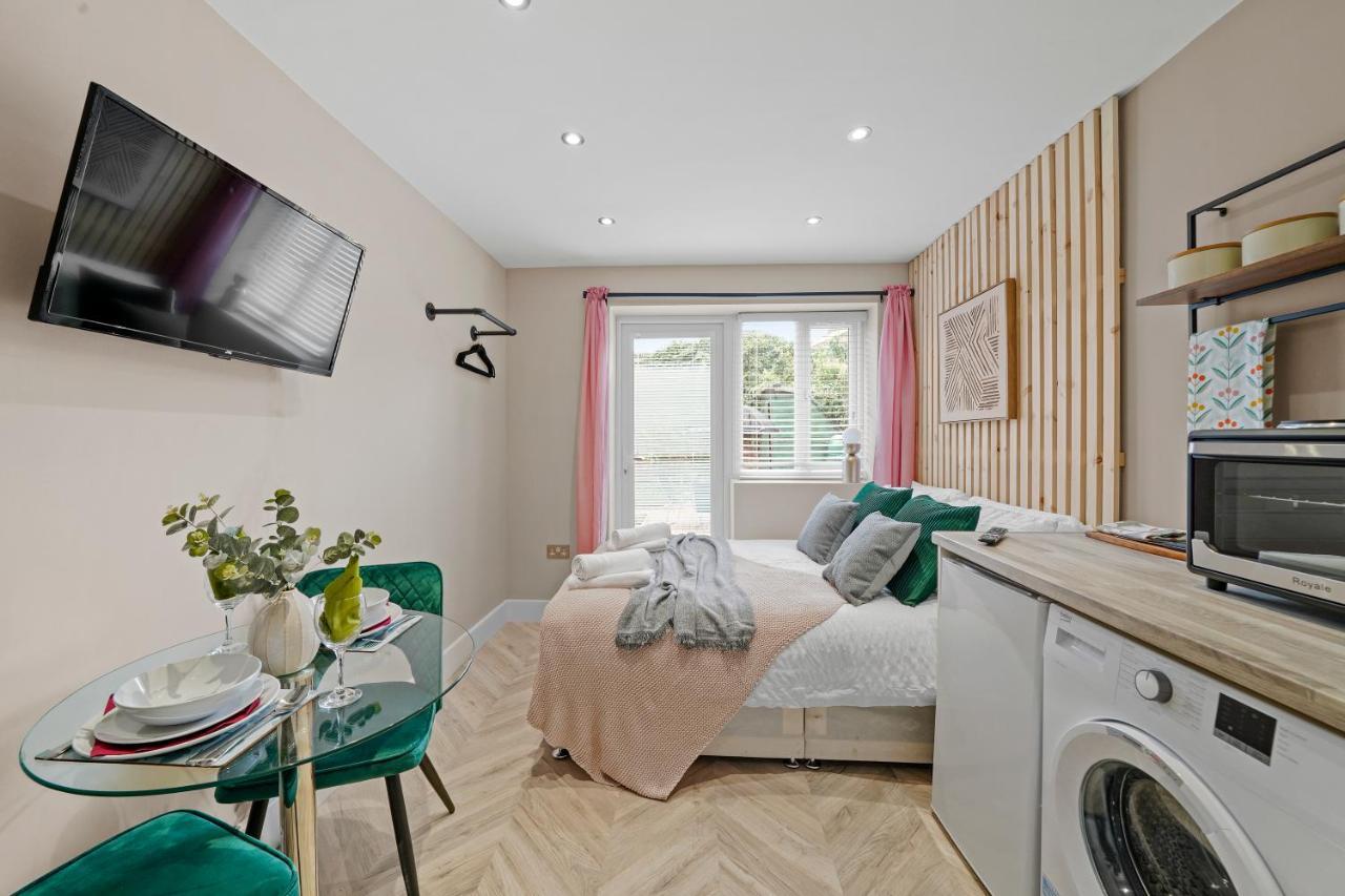 Ferienwohnung Boutique Heathrow Studio'S - Parking - Garden Harmondsworth Exterior foto
