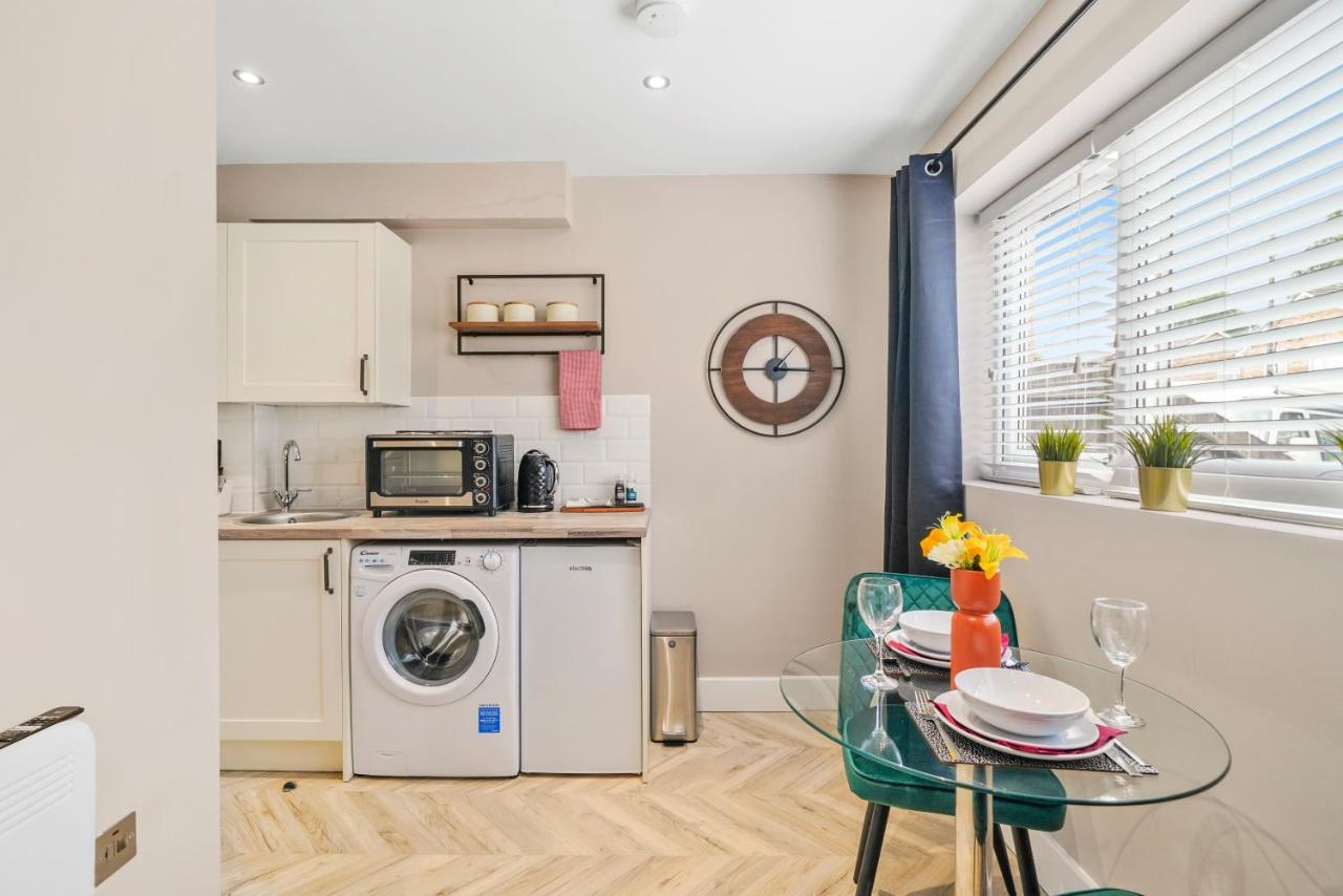 Ferienwohnung Boutique Heathrow Studio'S - Parking - Garden Harmondsworth Exterior foto