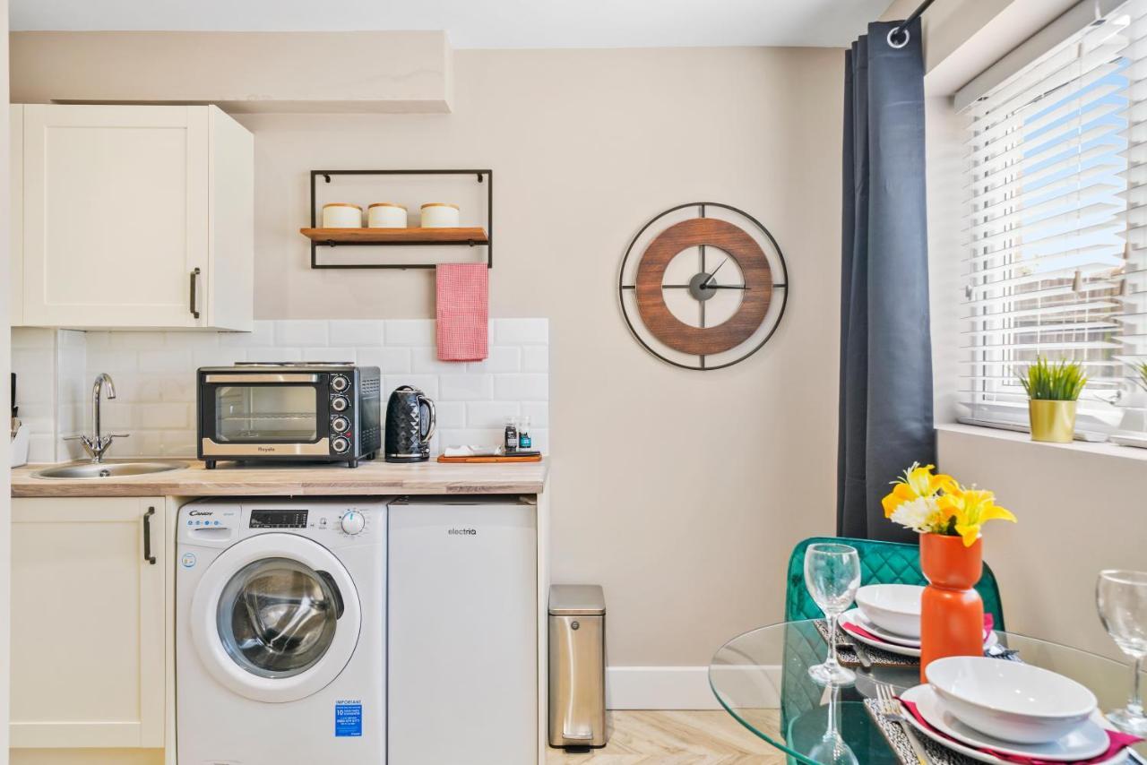 Ferienwohnung Boutique Heathrow Studio'S - Parking - Garden Harmondsworth Exterior foto