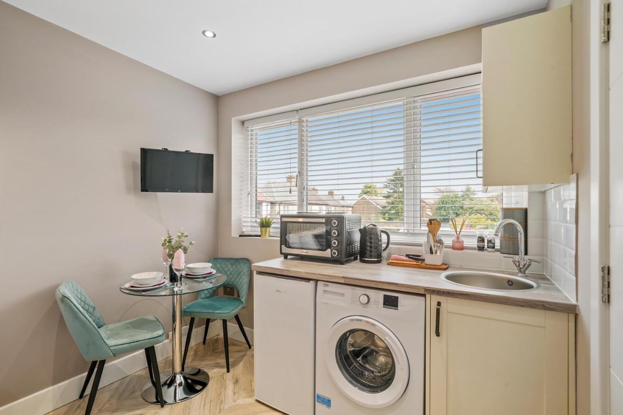 Ferienwohnung Boutique Heathrow Studio'S - Parking - Garden Harmondsworth Exterior foto