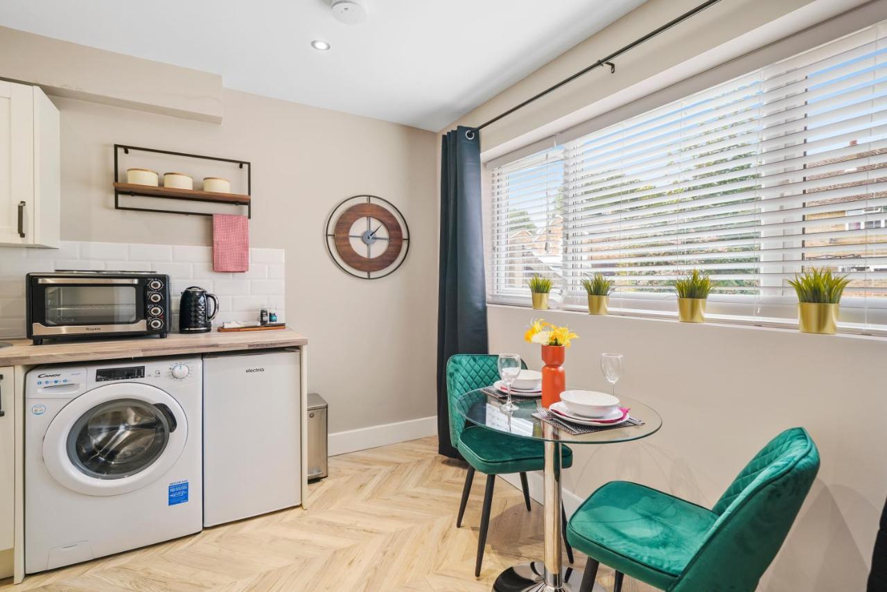 Ferienwohnung Boutique Heathrow Studio'S - Parking - Garden Harmondsworth Exterior foto