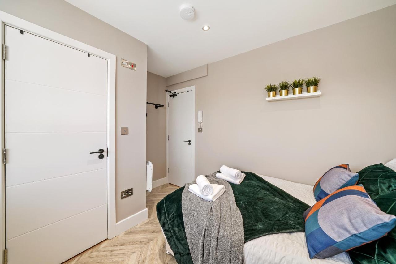 Ferienwohnung Boutique Heathrow Studio'S - Parking - Garden Harmondsworth Exterior foto