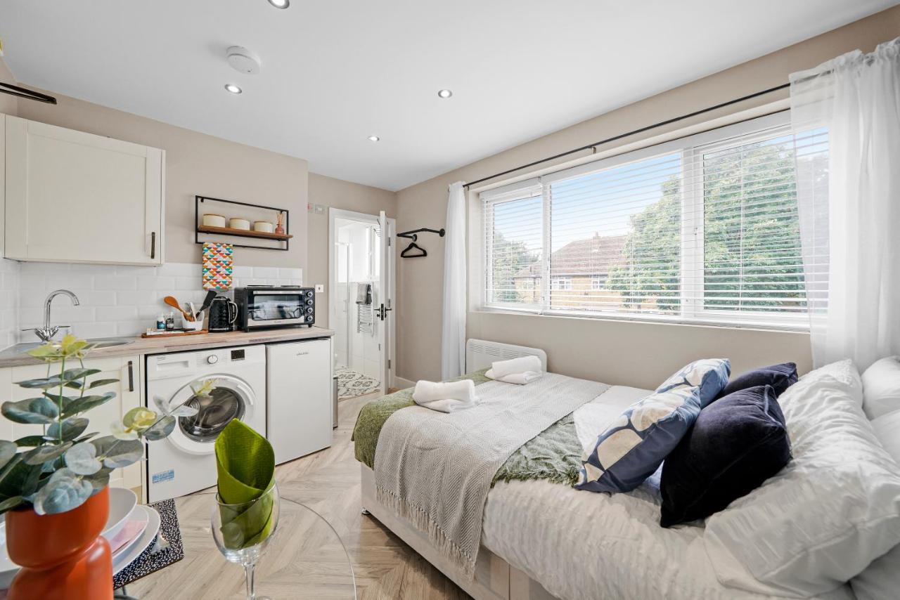 Ferienwohnung Boutique Heathrow Studio'S - Parking - Garden Harmondsworth Exterior foto
