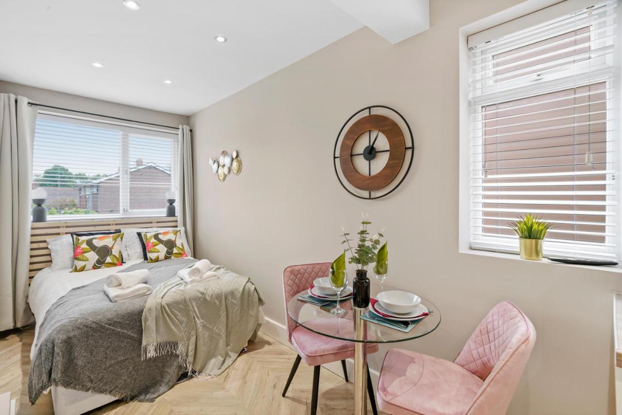 Ferienwohnung Boutique Heathrow Studio'S - Parking - Garden Harmondsworth Exterior foto